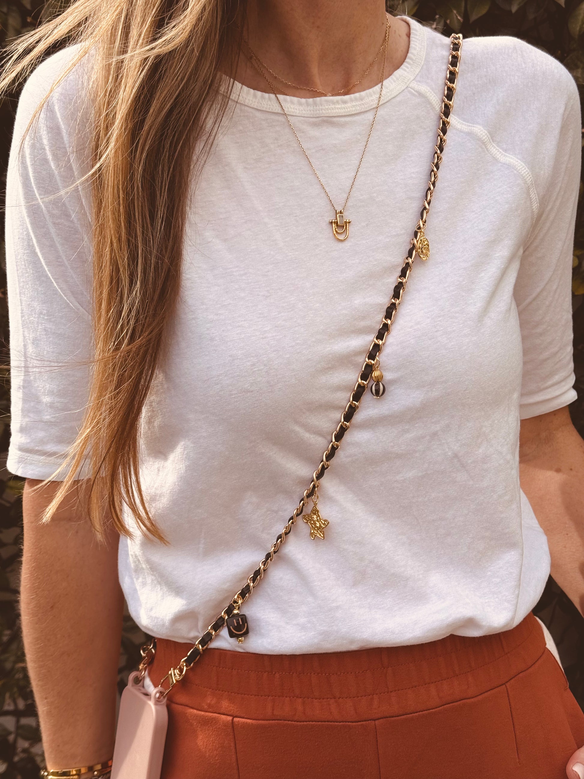 Le_Cap_Crossbody_Phone_Chain_black
